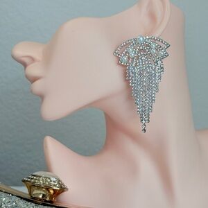 ⚜️ Elegant Silver Dangle Earrings